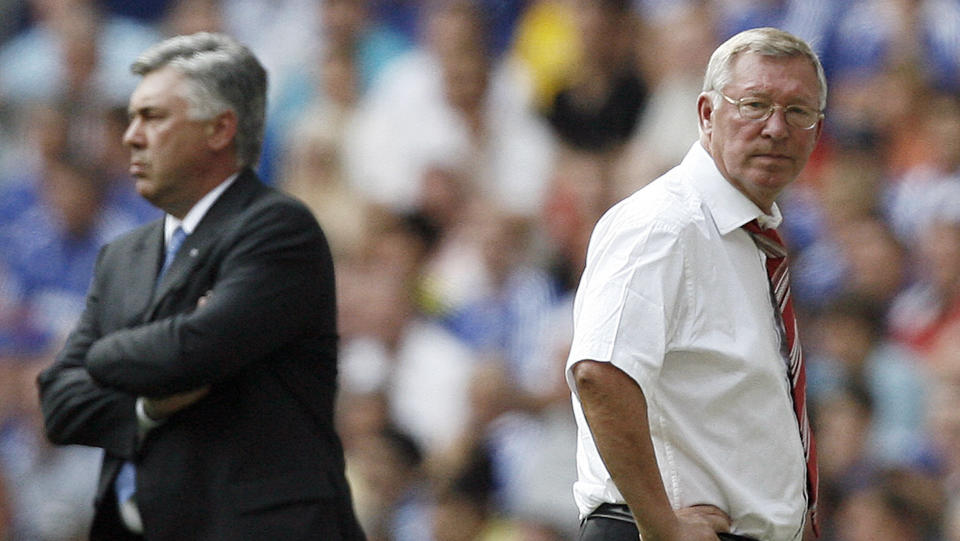 �NSKER REGELENDRING: Sir Alex Ferguson mener det er en uting at spillerne spiller ballen ut ved skader. N� vil skotten ha regelendringer i det han kaller en gr�sone. Foto: Glyn Kirk / AFP.