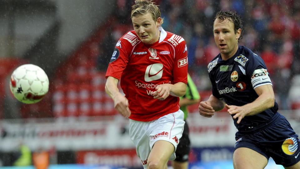 I KJEMPESLAG: Branns Erik Huseklepp skapte enorme problemer for Str�msgodset og Alexander Aas p� Brann Stadion. Og n� f�r Huseklepp hjelp av Diego Guastavino ogs�.
Foto:  Marit Hommedal  / SCANPIX