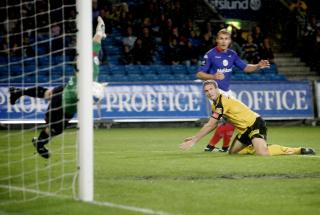 AVGJORDE: Frode Kippe headet inn Lillestr�ms seiersm�l mot V�lerenga rett f�r slutt i g�r kveld. Foto: Kyrre Lien / SCANPIX