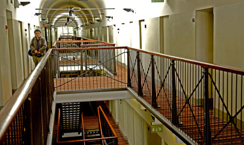 POPUL�RT:I gamle dager var det kriminelle som bodde her. N� kan hotellgjestene sjekke inn og ut n�r det m�tte passe.