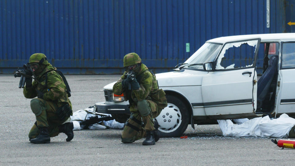 BEDRE TIDER: HV-soldater under en antiterror�velse i 2004. Foto: MORTEN HOLM/SCANPIX