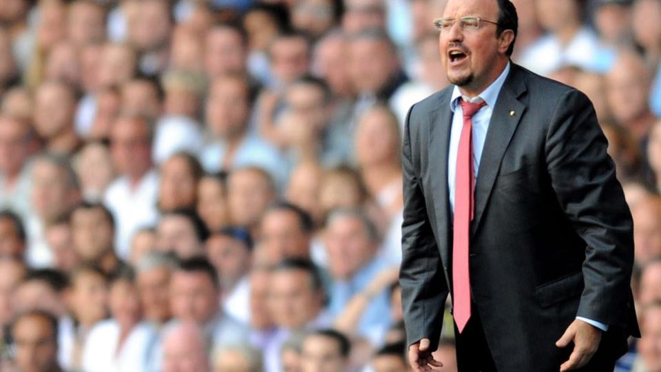 SINNA MANN: Rafa Benitez kjeftet p� dommerne etter Liverpools sesong�pning mot Tottenham. I dag ble han tiltalt for usportslig opptreden av FA. Foto: Daniel Hambury, EPA/Scanpix