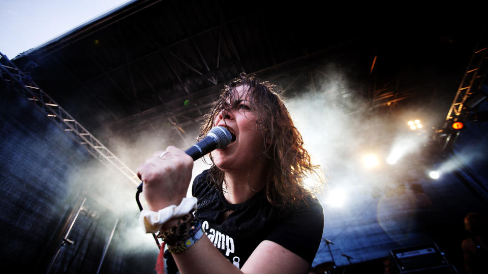 FORTSATT SYK: Ida Maria (25) er fortsatt syk etter USA-kollapsen og ba om fred fra pressen da hun mottok Nordland fylkes kulturpris for 2009 i formiddag. 
Foto: Tore Meek / SCANPIX .