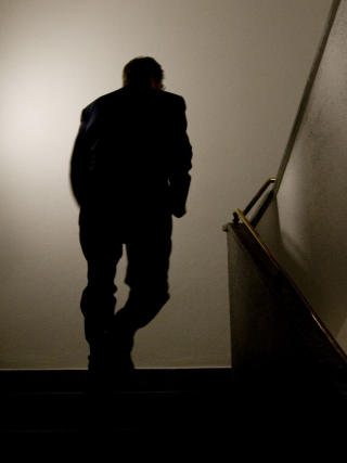 MED DET ONDE I H�LENE OPP KJELLERTRAPPEN: En av Raahauges informanter har opplevd en vond tilstedev�relse i barndomshjemmet siden han var liten gutt. Illustrasjonsfoto: Cornelius Poppe/SCANPIX .