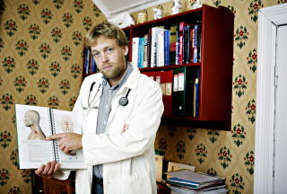 FLERE UNGE: Flere barn har ME i dag sammenlignet med for 15 �r siden, sier Vegard Bruun Wyller, overlege dr.med. ved Barneklinikken ved Rikshospitalet.