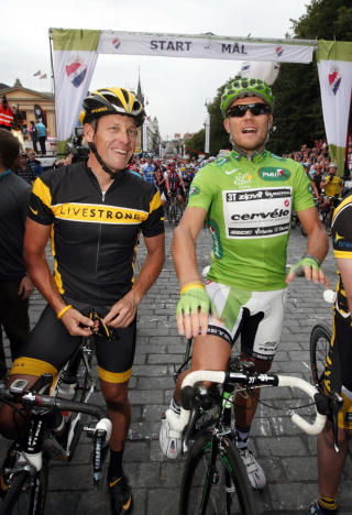 SL�TT AV HUSHOVD: Thor Hushovd stakk av med seieren i Oslo Grand Prix i g�r kveld, mens Lance Armstrong m�tte n�ye seg med en �ttendeplass. Foto: Bj�rn Sigurds�n / SCANPIX