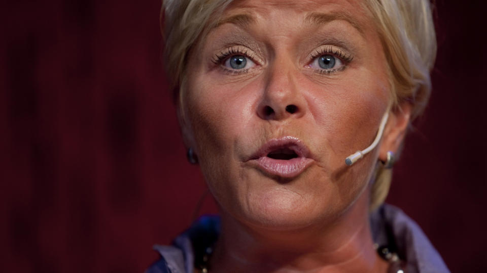 VIL SELGE: Frp og Siv Jensen vil �pne for salg av sattlige akskjer for mer enn 70 milliarder kroner, som skal brukes til � bygge veier. Foto: Stian Lysberg Solum/SCANPIX