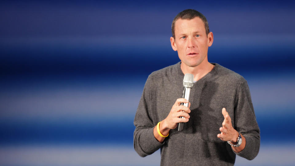 ETTERTRAKTET FOREDRAG: Lance Armstrong holdt i formiddag et foredrag i Folketeateret i Oslo, hvor han fortalte om veien tilbake fra kreften. Foto: Stian Lysberg Solum / SCANPIX