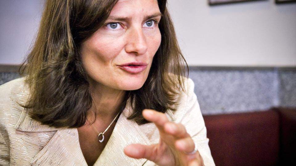  ORDKNAPP:  Libe Rieber-Mohn var i dag tilstede da FAFO presenterte sin rapport om au pair-ordningen. Hun innr�mmer at vernet for au pairer er for d�rlig, men sier lite om hva som skal gj�res for � bedre det.