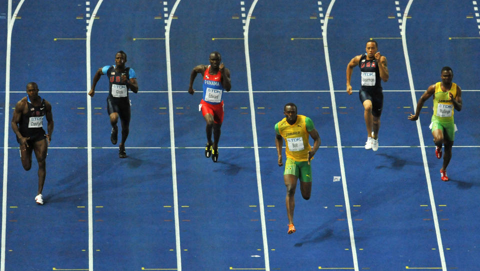 GAME OVER: Usain Bolt glir fra konkurrentene ut p� oppl�pssiden. - Jeg ventet bare p� at det skulle blinke �game over�, sier amerikanske Shawn Crawford (helt til venstre) som ble nummer fire.Foto: Antonin Thuillier, AFP/Scanpix