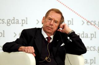 FIKK SIN DANNELSE I �LHALLENE I PRAHA: Vaclav Havel er en av Europas fremste intellektuelle.  Foto: EPA/BARBARA OSTROWSKA