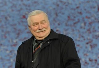 ELEKTRIKER OG OPPR�RER: Polens tidligere president Lech Walesa allierte seg med kirken i Polen mot Sovjet-overmakten. Foto: AP/Alik Keplicz