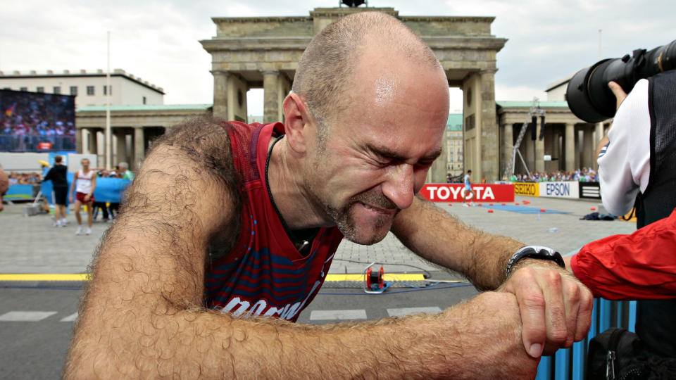 UTMATTET: Trond Nymark var helt utkj�rt etter � ha g�tt inn til VM-s�lv p� 50 kilometer kappgang i Berlin i dag.Foto: Arnt E. Folvik, Dagbladet