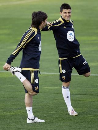 IKKE TIL UNITED: Spekulasjonene om at David Villa (t.h) og David Silva skal til United ble knust av United-sjefen i dag. Foto: REUTERS/Andrea Comas