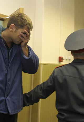 AVH�RES I DAG: De mistenkte kaprerne har blitt fraktet fra Kapp Verde til Moskva, der de skal avh�res av russisk politi de neste dagene. Foto:  REUTERS/SCANPIX