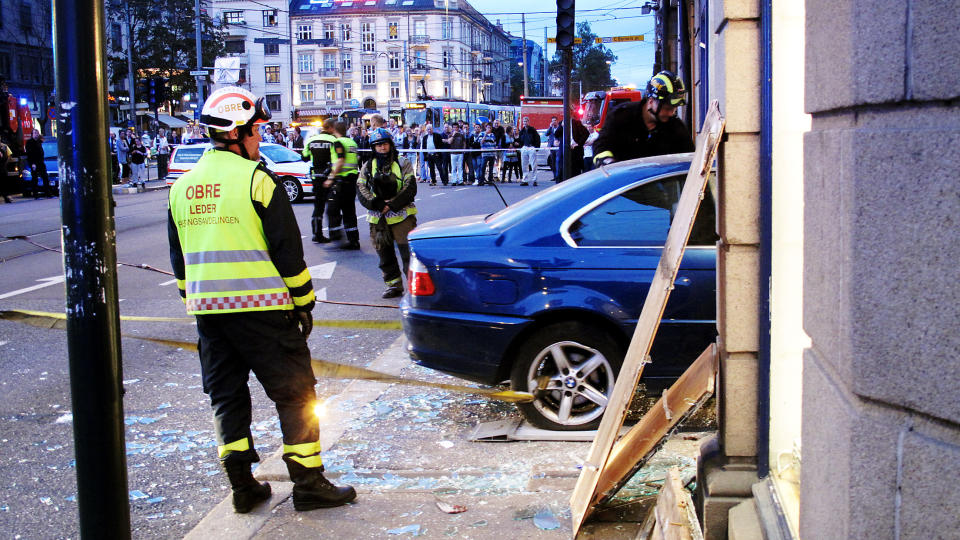 KJ�RTE INN I BUTIKK: I kveld kj�rte en bil inn i en butikk p� Majorstua. Jon Terje Hellgren Hansen
