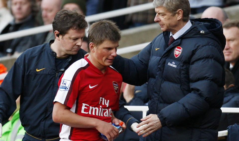 �SHOW ME THE MONEY�: Andrej Arsjavin mener Arsenal m� bruke penger p� to-tre nye klassespillere f�r overgangsvinduet stenger neste tirsdag.Foto: SCANPIX/AFP PHOTO/PAUL ELLIS