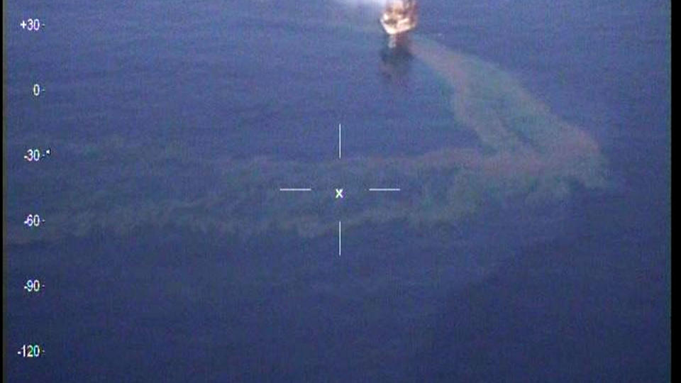 OLJEFLEKK: Oljeutslippet fra den norskeide riggen West Atlas truer ikke kysten av Australia, if�lge myndighetene i landet. Foto: AFP PHOTO/SCANPIX