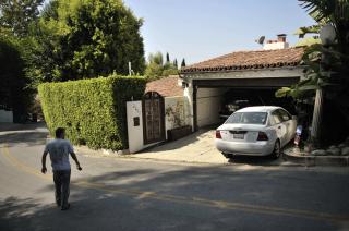  LEILIGHETEN : Politiet har startet etterforskning etter meldingen om innbrudd i Lindsay Lohans leilighet i Hollywood i dag. Foto: AP /Jae C. Hong.