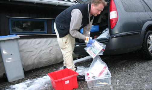 BESLAG: Politiet gjorde en rekke beslag hjemme hos Andersen i Bergen etter at han ble pågrepet 11. januar i fjor. Foto: Leif Stang BESLAG: Politiet gjorde en rekke beslag hjemme hos Andersen i Bergen etter at han ble pågrepet 11. januar i fjor. Foto: Leif Stang