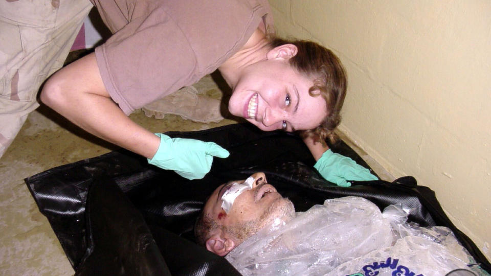 Dette bildet fra Abu Ghraib-fengselet ble offentliggjort i 2004 og var med p� � starte granskningen om mishandlinger av krigsfanger i USA.  Foto: Scanpix/Reuters