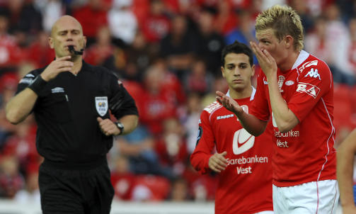 EN P� KJEFTEN: Erik Huseklepp og Brann gikk p� en smell mot Sandefjord, og n� virker en bronseplass langt unna. Foto:  Marit Hommedal  / SCANPIX