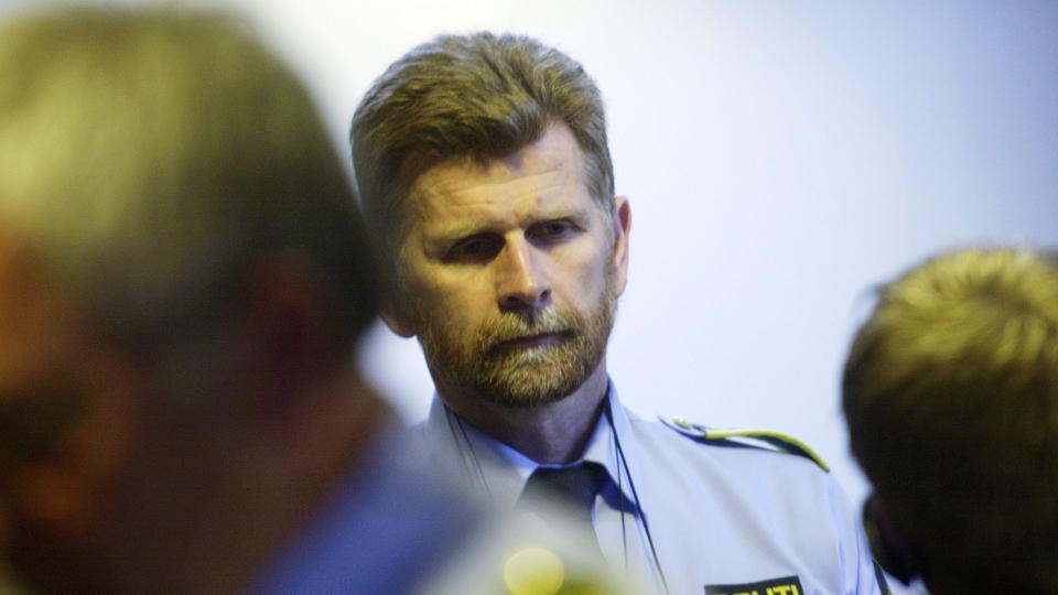 FORN�YD ETTERFORSKNINGSLEDER: Politiinspekt�r Ernst Rosseb� i Rogaland politidistrikt er forn�yd med at Nokas-etterlyste Jusuf Hani (28) meldte seg p� Sola flyplass i g�r. Foto: Erling H�geland