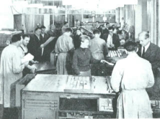 MIDT I RUSHTIDA: Dagbladets setteri og ombrekkeri p� begynnelsen av 1950-tallet. Foto: Dagbladet