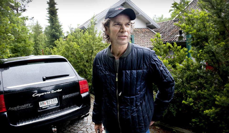 UFRIVILLIG FOTGJENGER: B�rd Eker (47), her hjemme p� g�rden. Foto: JOHN TERJE PEDERSEN/DAGBLADET