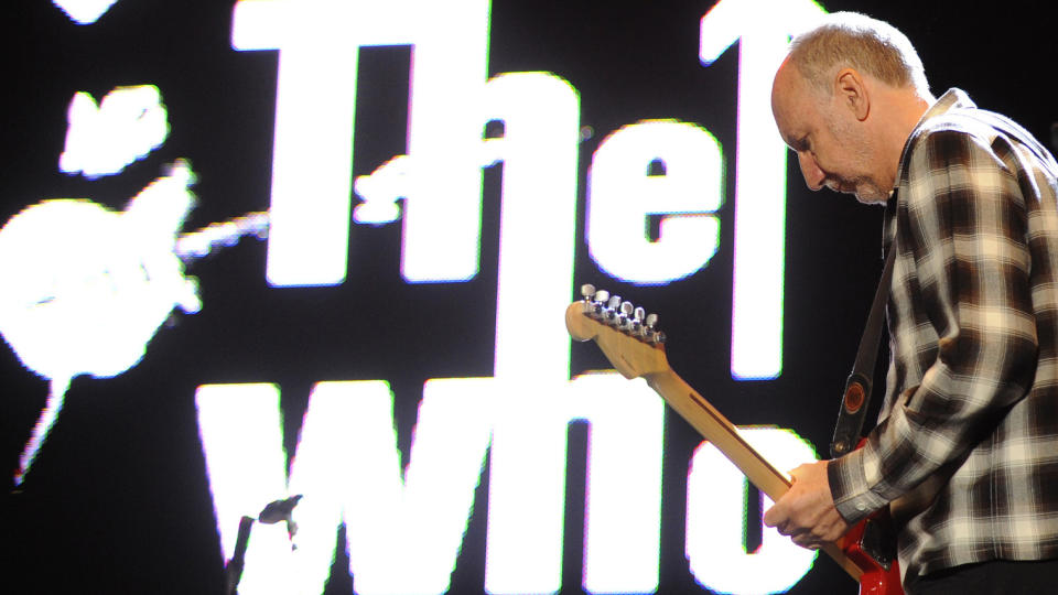  FORTSATT AKTIV:  Pete Townsend har lyst til � ta opp sp�rsm�l knyttet til d�den og alderdom i en ny rockeopera. Foto: AP Photo/Andrew Brownbill