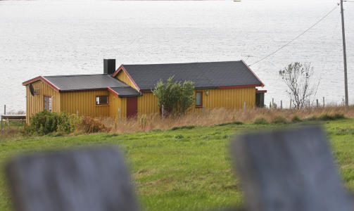 HUSET: I dette huset i Vestertana bor Helga Pedersen og familien. FOTO: Hans Arne Vedlog