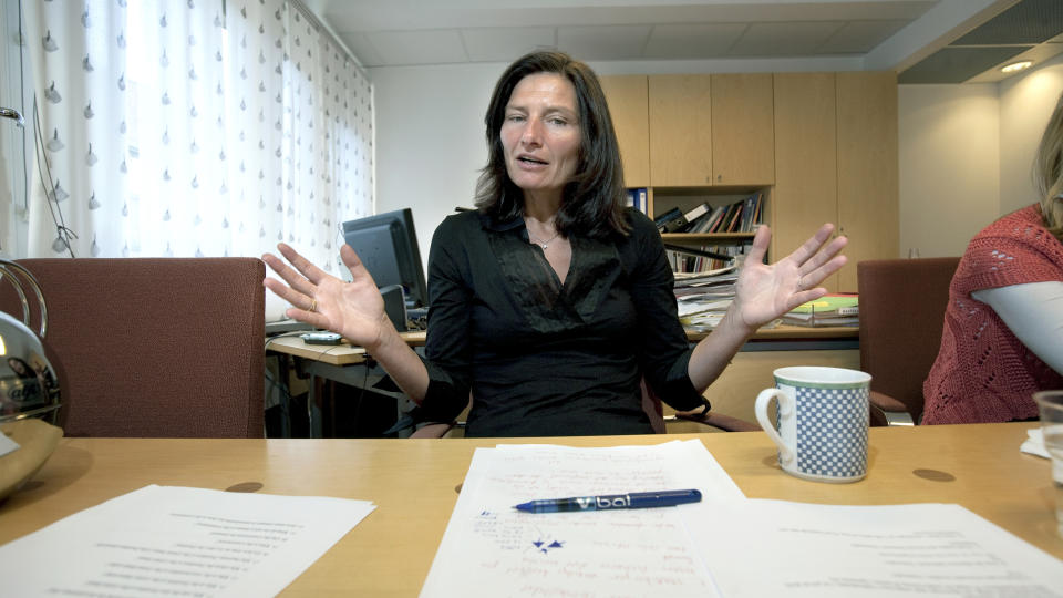 SLAKTER ASYLFORSLAG: Statssekret�r Libe Rieber-Mohn (Ap) i Arbeid- og inkluderingsdepartementet vil at asyls�kere blir boende p� mottakene til s�knaden er ferdig behandlet. Foto: Henning Lilleg�rd