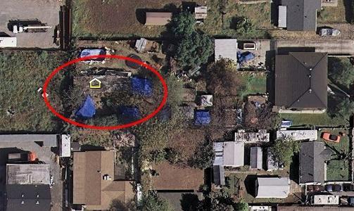 LEVDE UNDER TELT: Jaycee og d�trene bodde under telt i bakg�rden til Phillip Garrido. Kart: GOOGLE MAPS