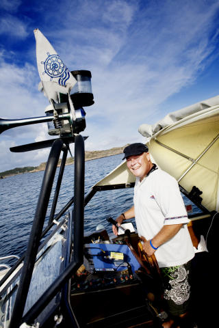 H�PL�ST TABU: Jarle Holseter m�tte bli voksen f�r han tok fatt i sin egen overgrepshistorie. Den st�rste grunnen til at menn som har v�rt utsatt for overgrep ikke opps�ker hjelpeapparatet er at de framstilles som stakkarer, sier 40-�ringen.
