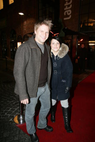 GIFTET SEG I FJOR: H�vards kone Anita Rennan Lilleheie jobber i TV-bransjen, men bak kamera. Foto: STELLA PICTURES