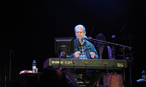BEACH BOY: Brian Wilson tok med seg hele hitrekka si opp til Døgnvillfestivalen i går. Foto: WILLY RUNDMO BEACH BOY: Brian Wilson tok med seg hele hitrekka si opp til Døgnvillfestivalen i går. Foto: WILLY RUNDMO