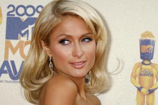 S�RGER P� TWITTER: Paris Hilton. Foto: Fred Prouser/Reuters