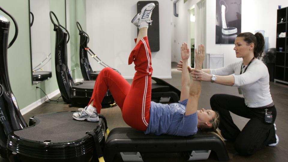 EN AV TRE: Hver tredje nordmann g�r p� treningsstudio. Det er ikke nok, mener professor. Foto: AP/Charles Rex Arbogast/SCANPIX