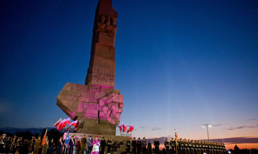GDANSK: Polske soldater deltok p� markeingen ved Westerplattemonumentet i Gdansk. Foto: AFP/WOJTEK RADWANSKI/SCANPIX