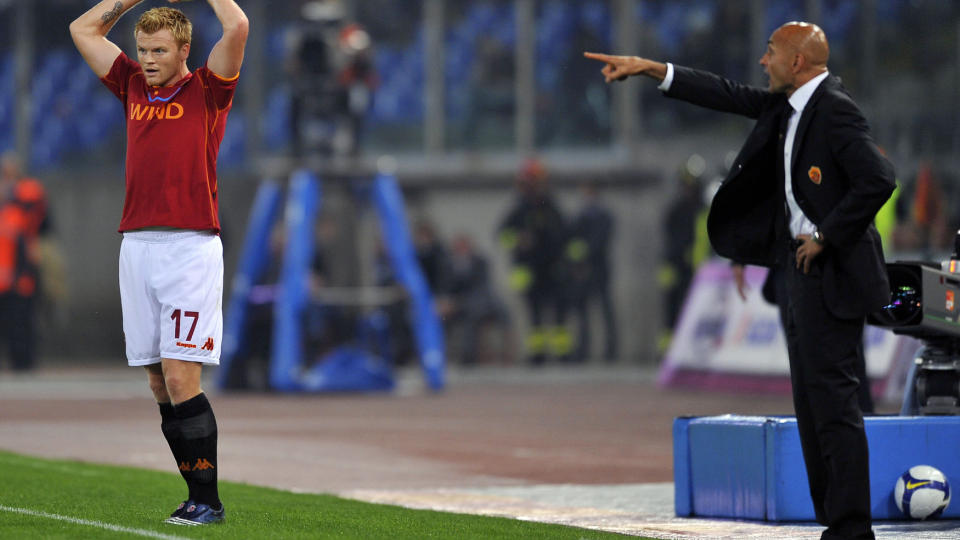 SJEFEN SA OPP: John Arne Riises trener Luciano Spalletti (t.h.) har sagt opp jobben i Roma.    Foto: Andreas Solaro, AFP/Scanpix
