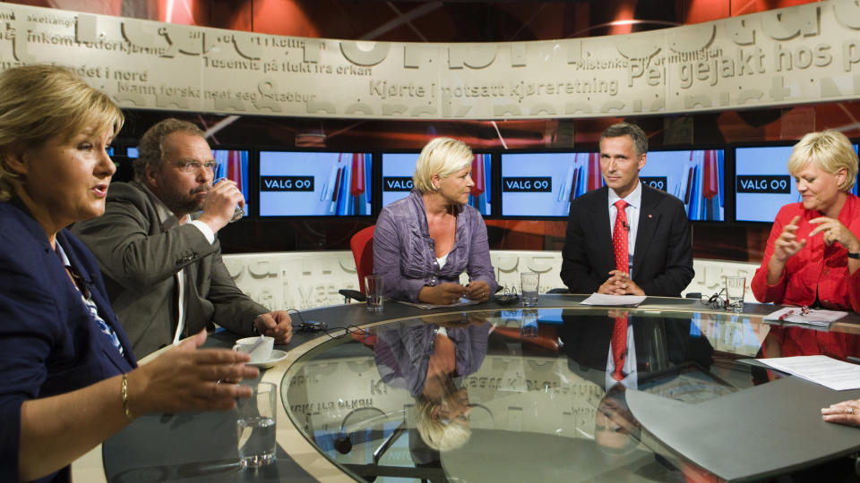 FLEST STEMMER AP OG FRP: Arbeiderpartiet og Jens Stoltenberg f�r flest stemmer fra innvandrere, mens Fremskrittspartiet og Siv Jensen er p� fremmarsj. Her er de to avbildet sammen med andre partiledere under en debatt p� TV 2.  
Foto: Berit Roald / SCANPIX