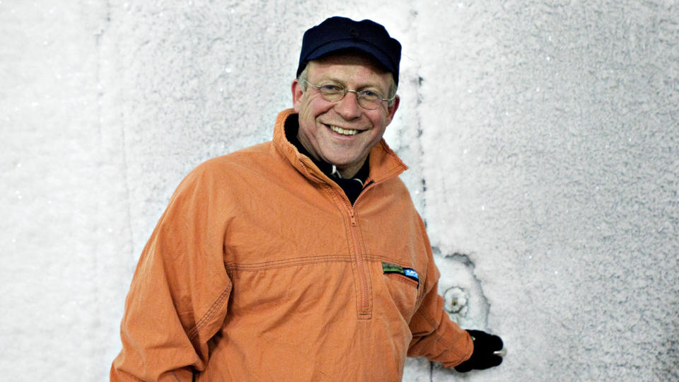 �PNER OPP: Mange statsledere har m�ttet st� utenfor det d�ra, og ikke kommet seg inn i det viktigste rommet i det globale fr�lagreret p� Svalbard. Men n� �pner landbruksminister Lars Peder Brekk opp d�ra for FNs generalsekret�r, Ban Ki-Moon. Foto: NINA HANSEN