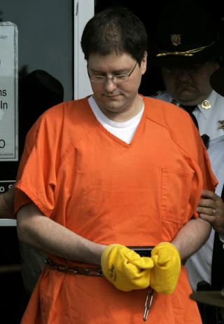 D�MT TIL LIVSFARLIG FENGSEL: Michael Devlin, 41, erkl�rte seg skyldig i rettssaken. Han hadde bortf�rt en annen gutt i tillegg til Shawn Hornbeck. Han utnyttet dem ogs� seksuelt. Foto: AP /Jeff Roberson