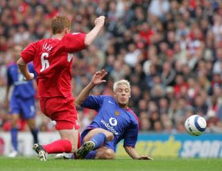 EN AV DE VERSTE: Alex Ferguson beskrev Alan Smiths skade som en av de verste han hadde sett.Foto: SCANPIX/AFP/Martyn Harrison