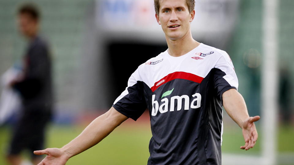 TROR UEFA F�R DET VANSKELIG: Morten Gamst Pedersen tror Uefa gj�r det vanskelig for seg selv n�r de n� har gitt Eduardo to kampers utestengelse for filming. - Det som sl�r meg er at det n� kan bli mange saker for dem � vurdere, for � si det s�nn, sier Gamst til Dagbladet. 
Foto: Jon-Michael Josefsen / SCANPIX .