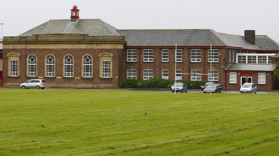 PLANLA SKOLEMASSAKRE: P� denne skolen, Audenshaw skole i Manchester, planla to britiske ten�ringer � drepe l�rere og elever. Foto:  REUTERS/Phil Noble