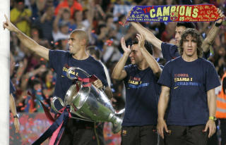 HOVEDKAMPER PÅ BETAL-TV: Viasat vil veksle mellom å vise storkampene på Viasat 4 og Viasat Fotball. Her er årets Champions League-vinnere, Barcelona, med pokalen. Foto: AP/Manu Fernandez HOVEDKAMPER PÅ BETAL-TV: Viasat vil veksle mellom å vise storkampene på Viasat 4 og Viasat Fotball. Her er årets Champions League-vinnere, Barcelona, med pokalen. Foto: AP/Manu Fernandez