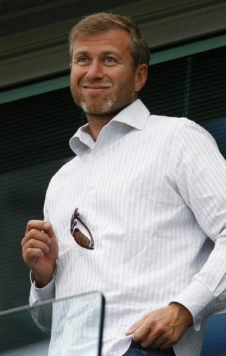 MR. CHELSKI: Roman Abramovich kj�pte Chelsea i 2003, og har siden brukt sju milliarder p� londonklubben. Foto: EPA/FELIPE TRUEBA