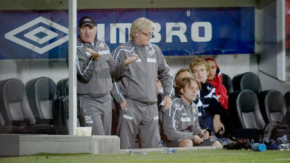OPPGITT: Landslagssjef �ystein G�re (t.v.) mener det er lenge siden han har sett et mer tafatt norsk U21-landslag enn det han fikk se i Fredrikstad i kveld.Foto: Linn Cathrin Olsen / SCANPIX