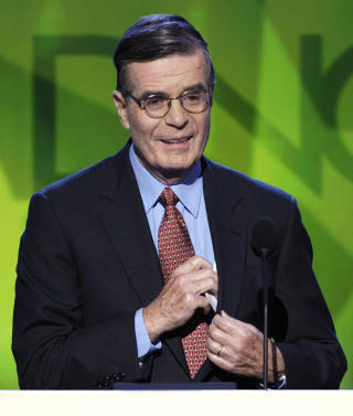 KENNEDYS TALESKRIVER: Den amerikanske presidenten JFK kalte en gang Ted Sorensen for sin �intellektuelle blodbank�. De to jobbet tett sammen, og sammen laget de Ask not what your country can do for you; ask what you can do for your country. Foto: AP/Ron Edmonds